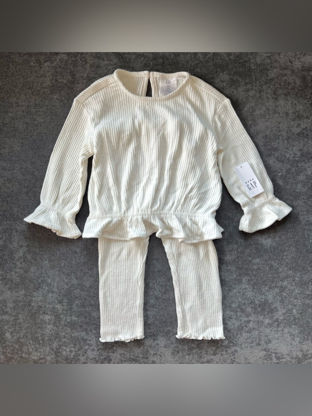 NWT Baby Gap Cream Ribbed Set Size 12-18 Months